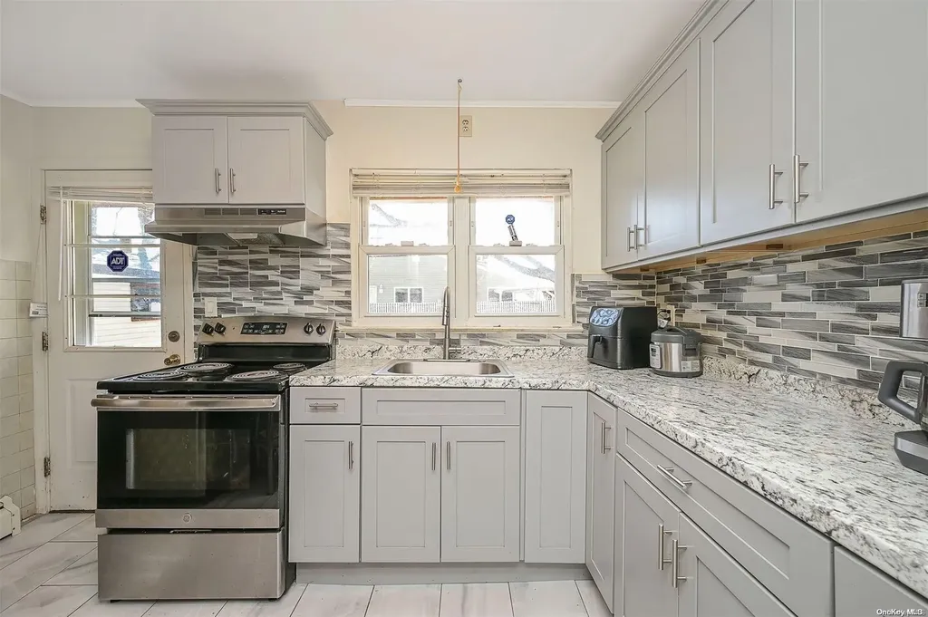 956 Lynn Drive Valley Stream NY 11580