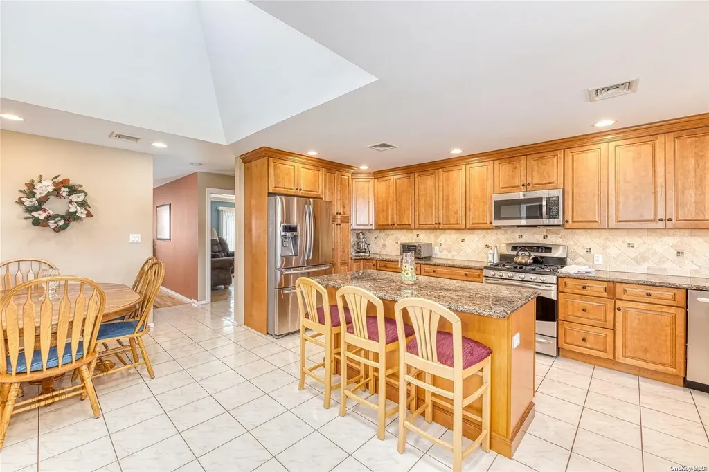21 Rachel Avenue Commack NY 11725