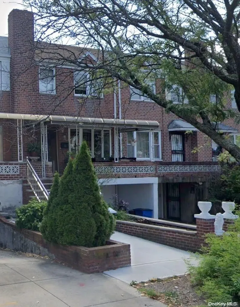 51-17 64th Street Flushing NY 11377