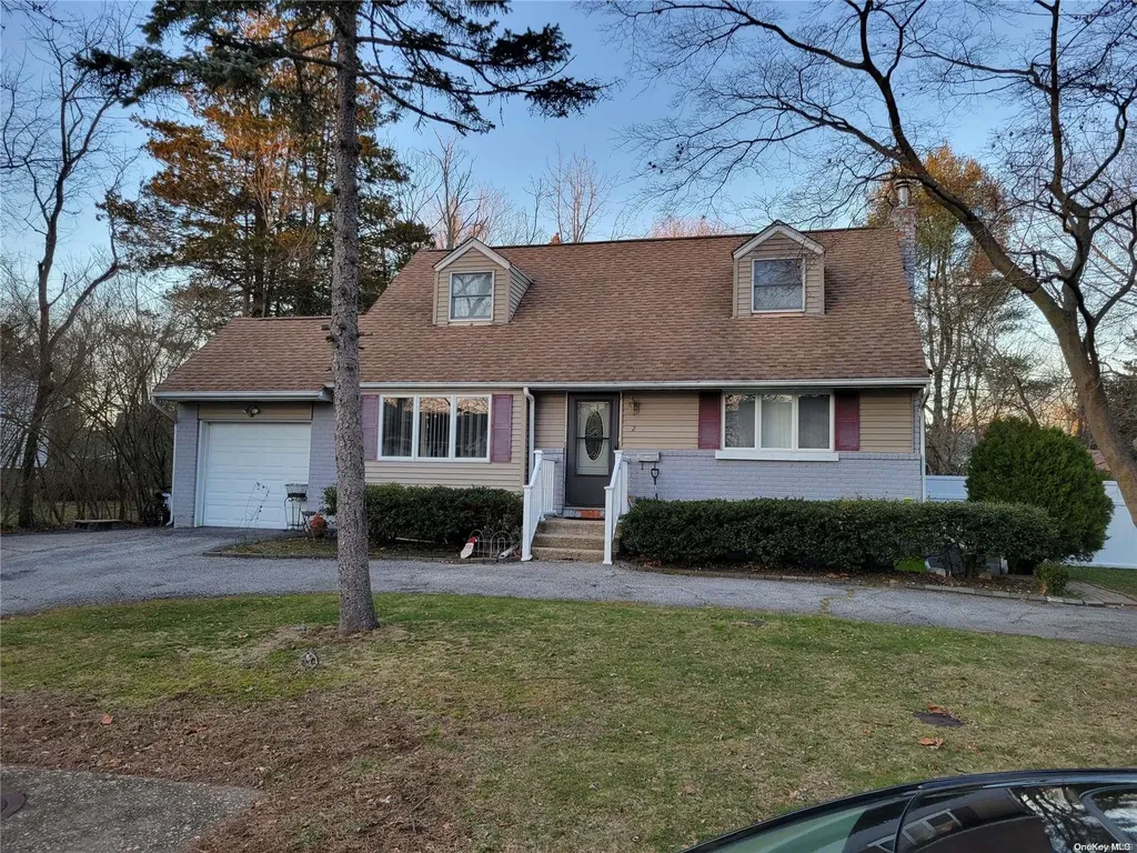 2 Wheatfield Lane Commack NY 11725