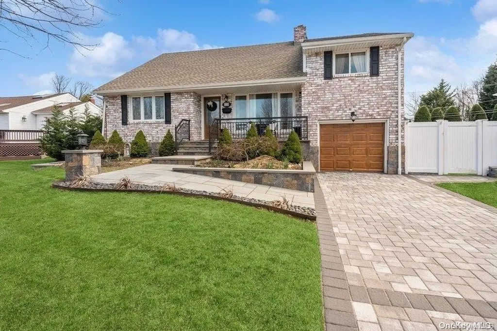 232 Normandy Road Massapequa NY 11758