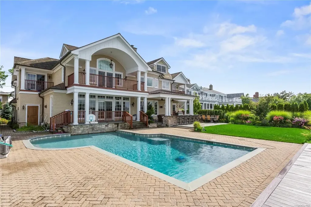 551 E Bay Drive Long Beach NY 11561