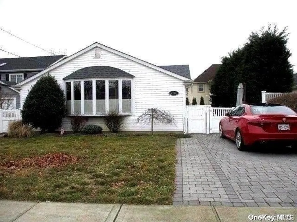 3017 Fortesque Avenue Oceanside NY 11572
