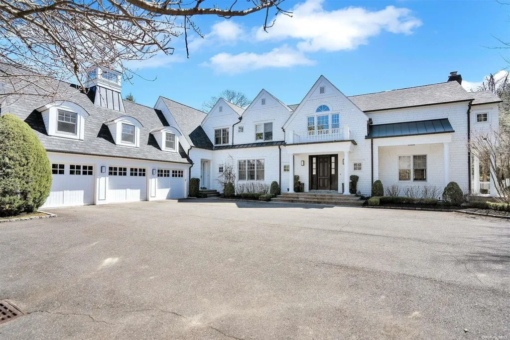 16 Forte Drive Old Westbury NY 11568