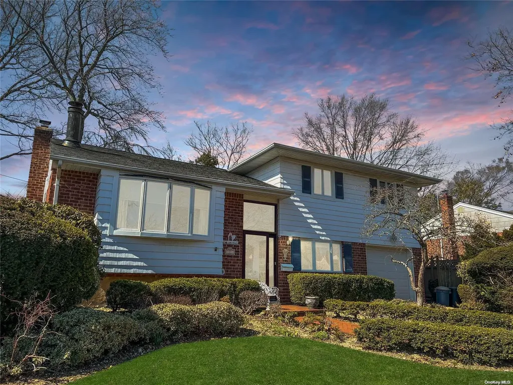 7 Jane Drive Old Bethpage NY 11804