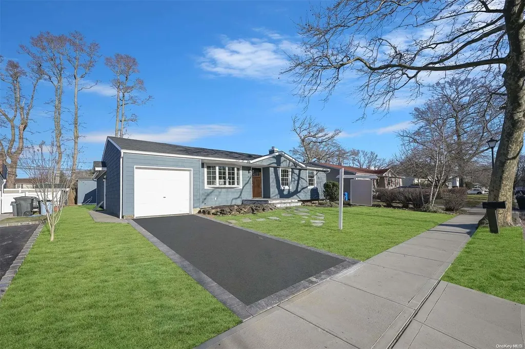 39 Longworth Avenue Dix Hills NY 11746