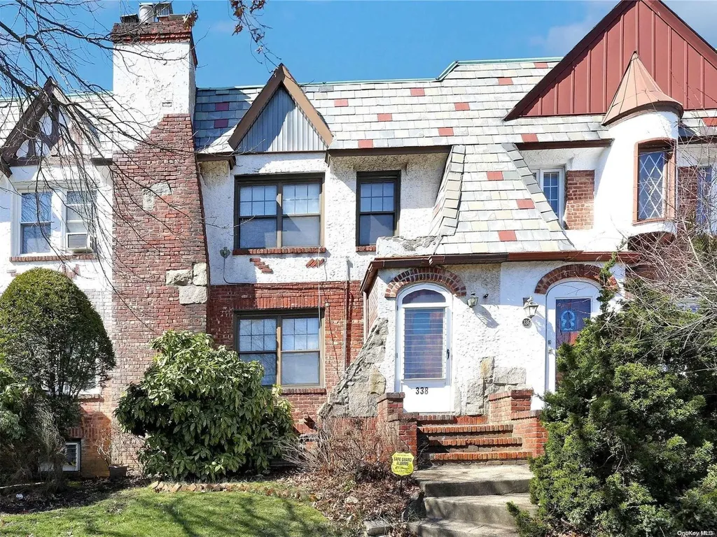 338 Cochran Place Valley Stream NY 11581