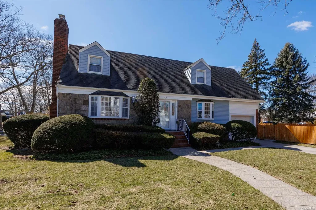 506 Beech Street New Hyde Park NY 11040