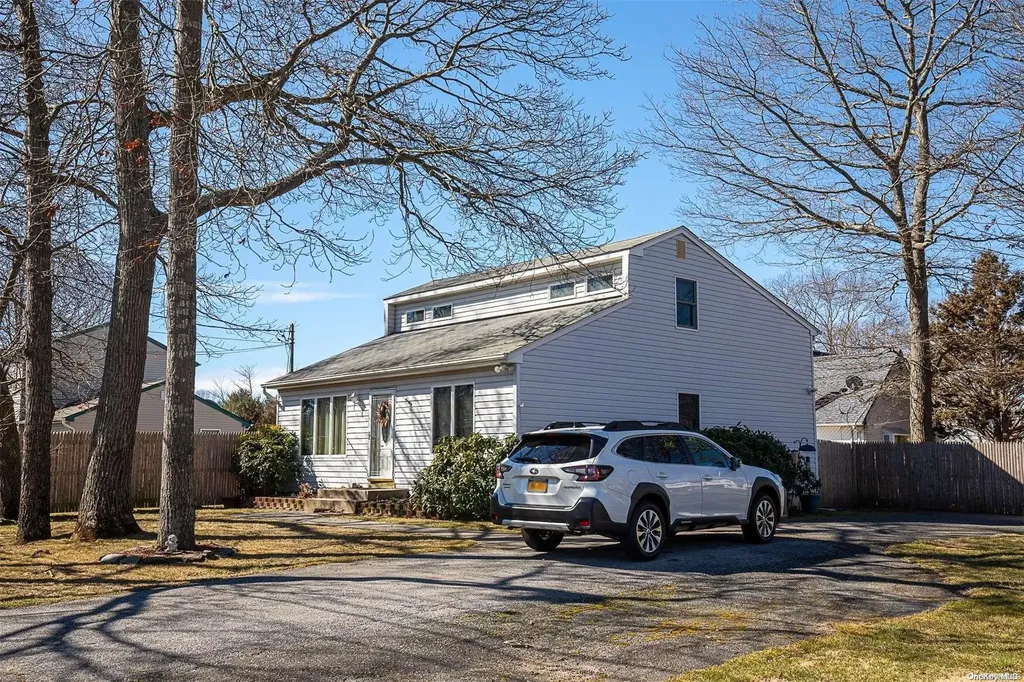 20 Heston Road Shirley NY 11967