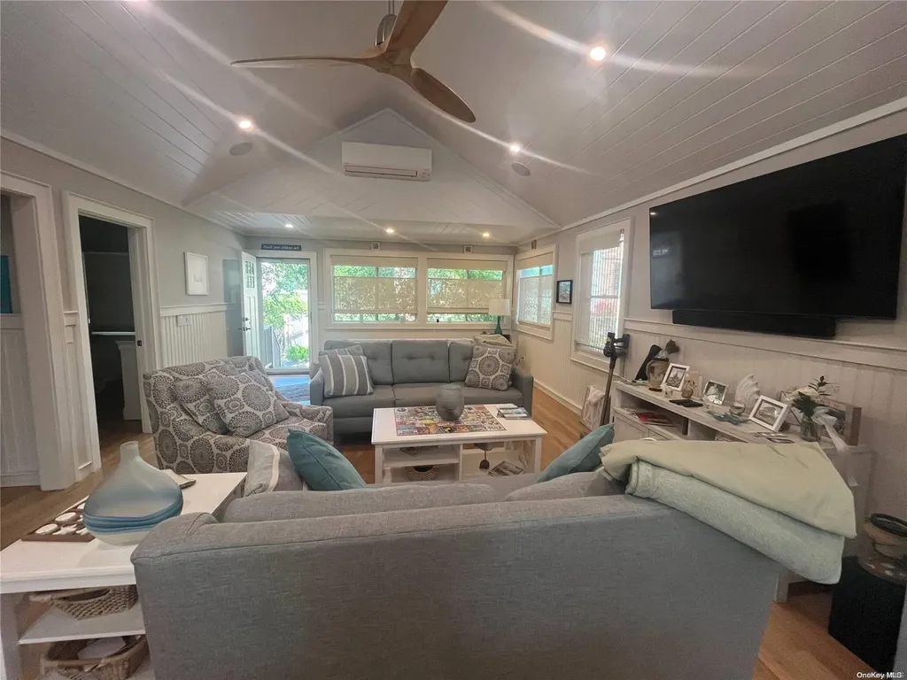 985 Surfview Walk Ocean Beach NY 11770