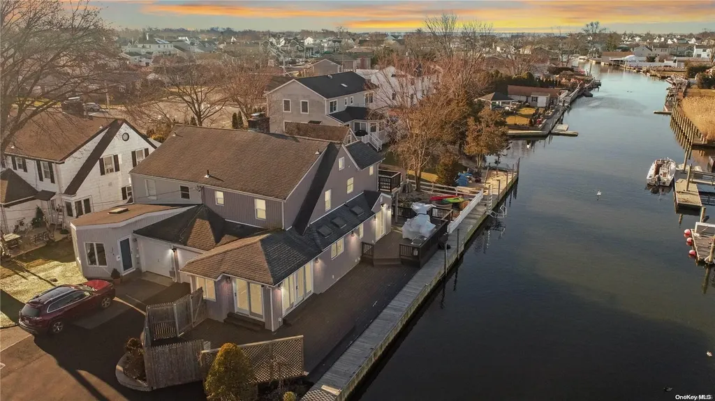 2 Cedar Lane Massapequa NY 11758