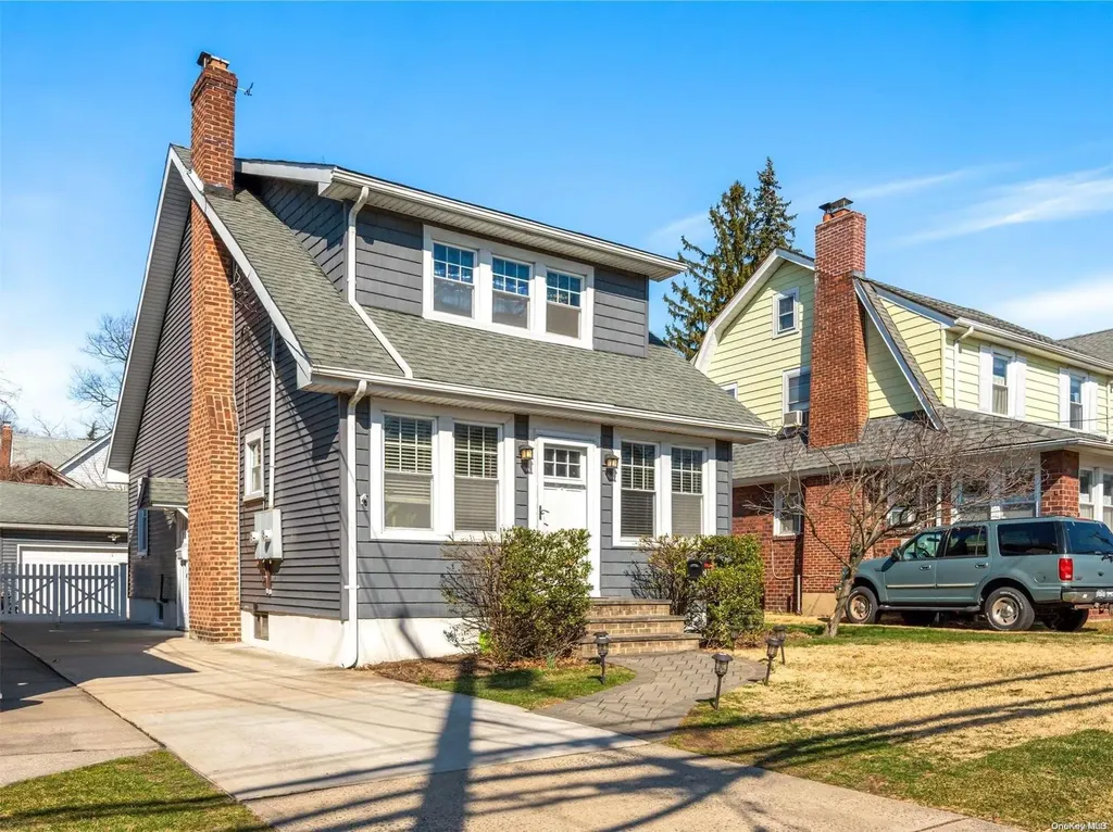 222 Plainfield Avenue Floral Park NY 11001