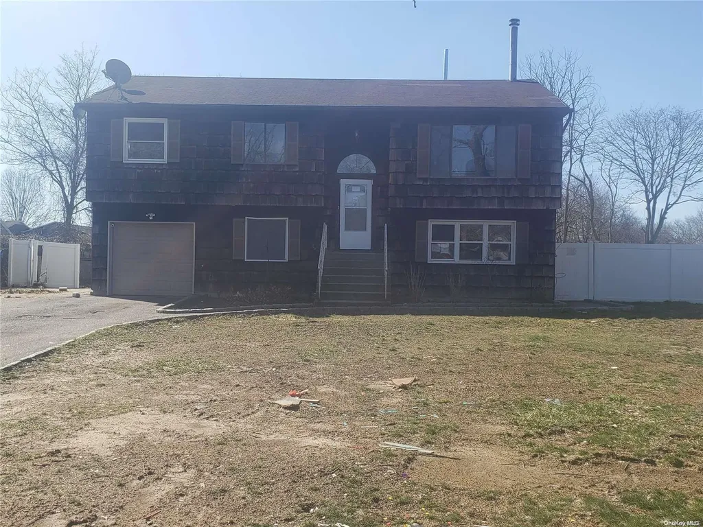 1610 Manatuck Boulevard Bay Shore NY 11706