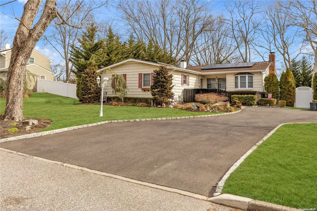 11 Brenner Road Coram NY 11727