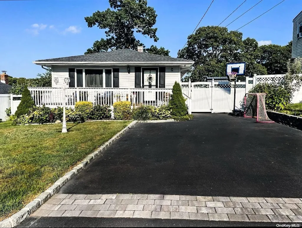 69 Adirondack Drive Selden NY 11784