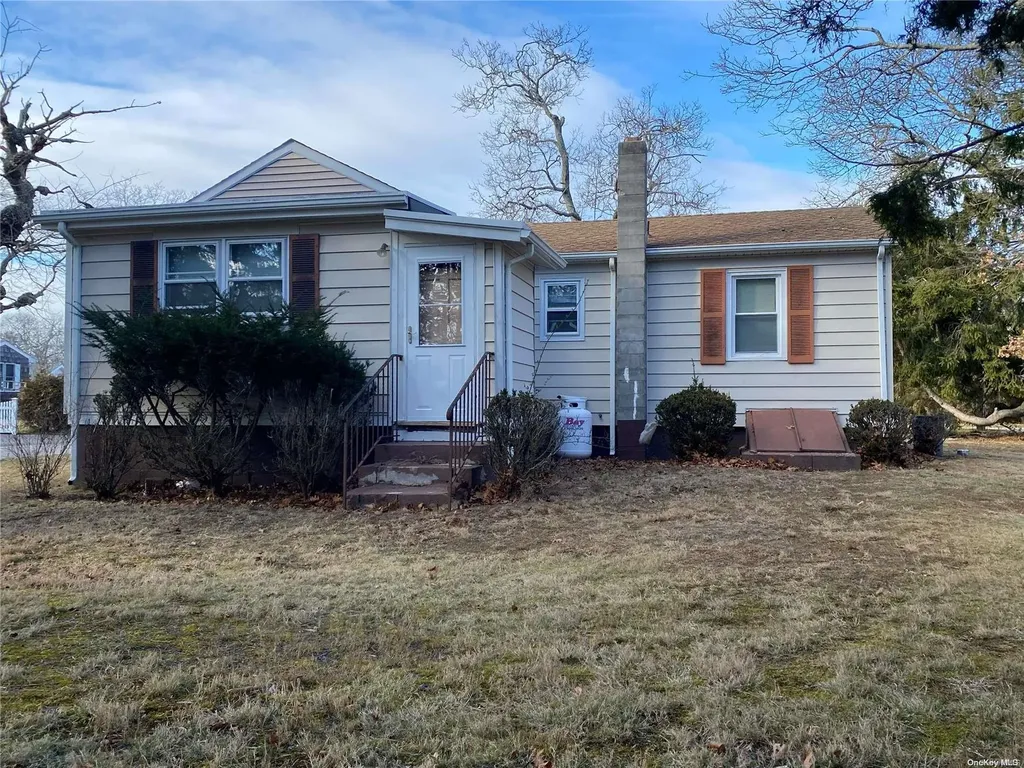 25 Pine Street Westhampton Beach NY 11978