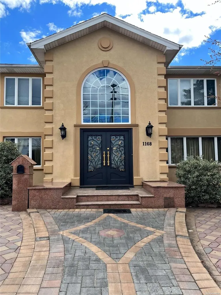 1168 Willowbrook Road Staten Island NY 10314