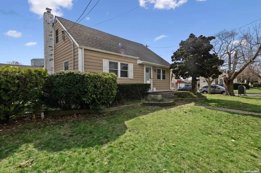 287 Mott Avenue Lawrence NY 11559