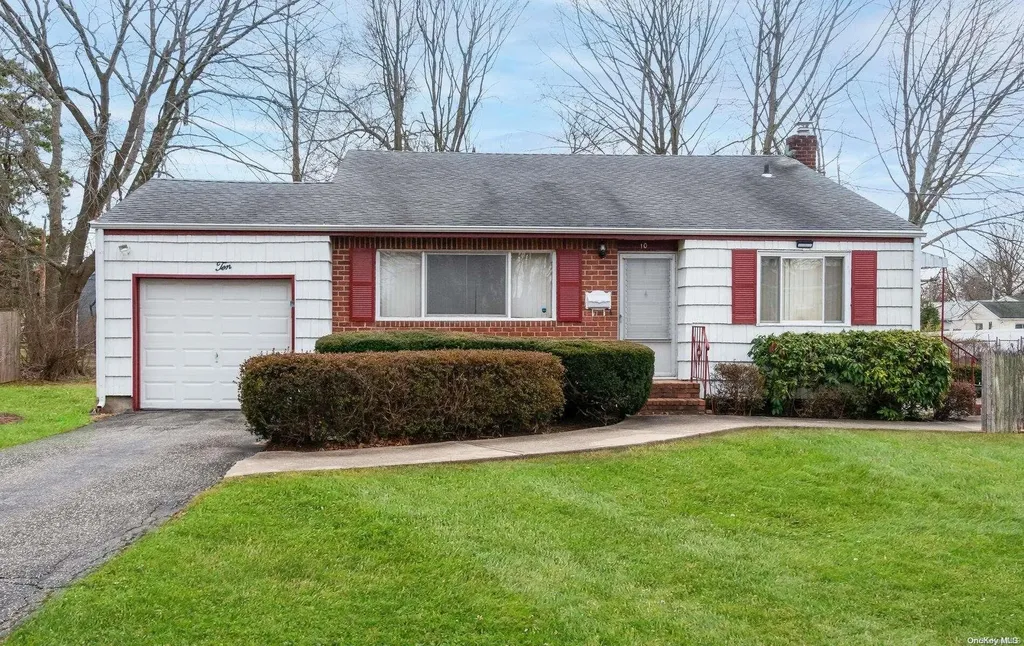 10 Fire Road Drive Bay Shore NY 11706