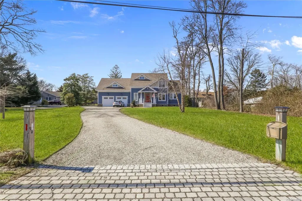 32 Mowbray Avenue Bay Shore NY 11706