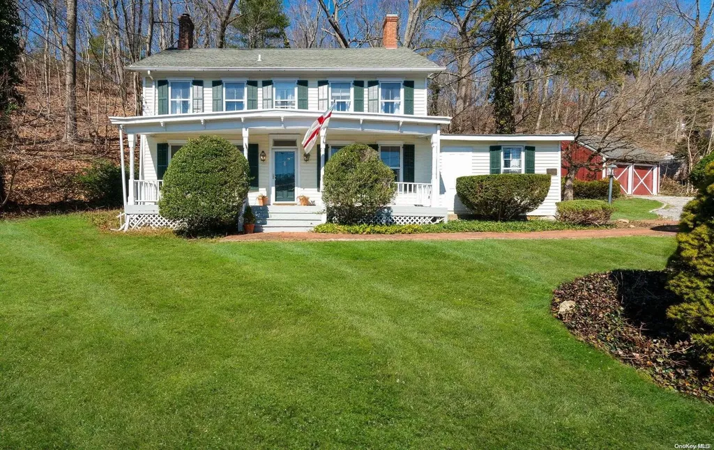559 Woodbury Road Cold Spring Harbor NY 11724