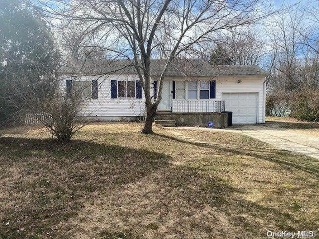 724 Walker Avenue Bellport NY 11713