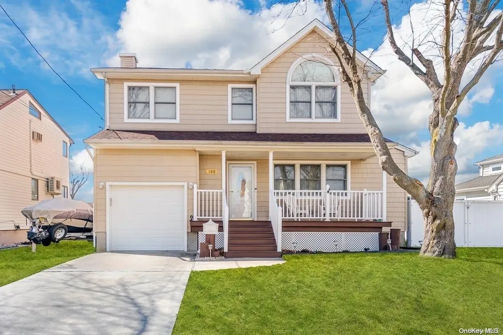 100 East Drive Copiague NY 11726