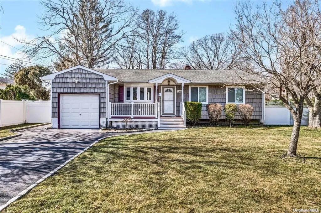 1522 Chicago Avenue Bay Shore NY 11706