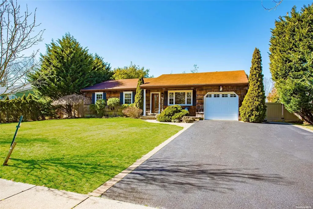 23 Marchant Drive Saint James NY 11780