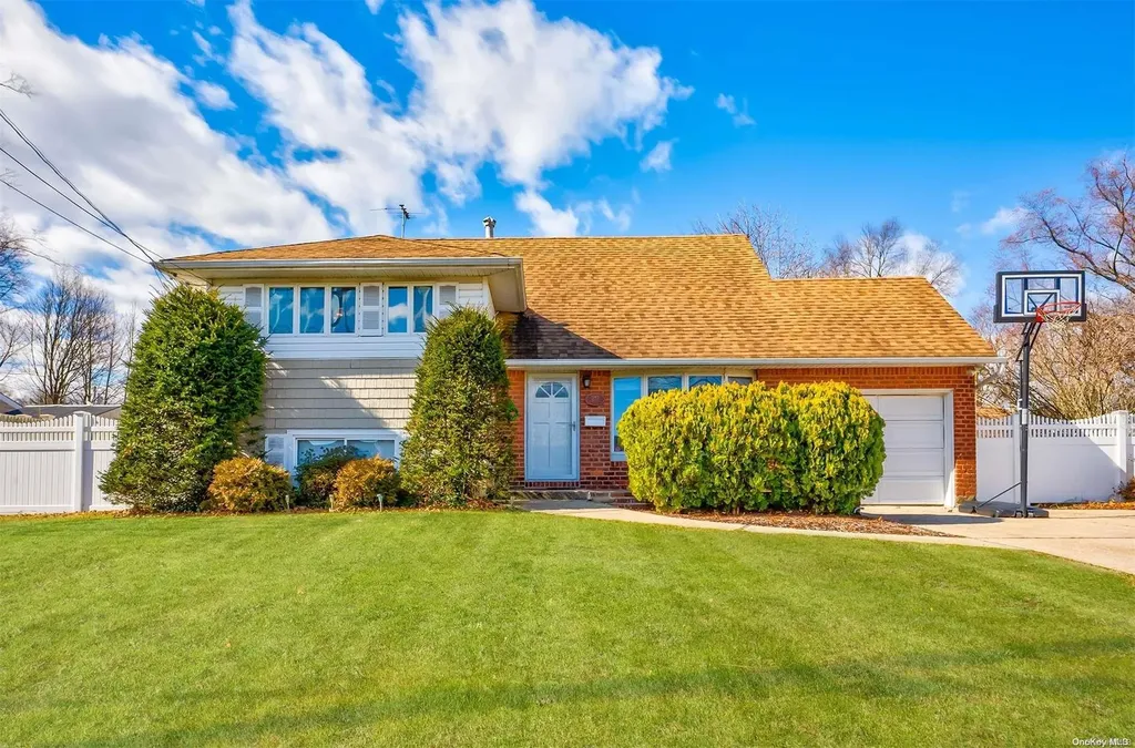 29 Wiltshire Drive Commack NY 11725