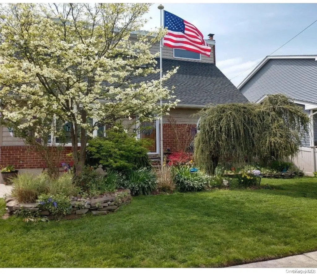 2970 Roxbury Road Oceanside NY 11572