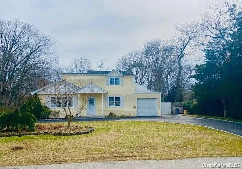 56 Birch Street Islip NY 11751