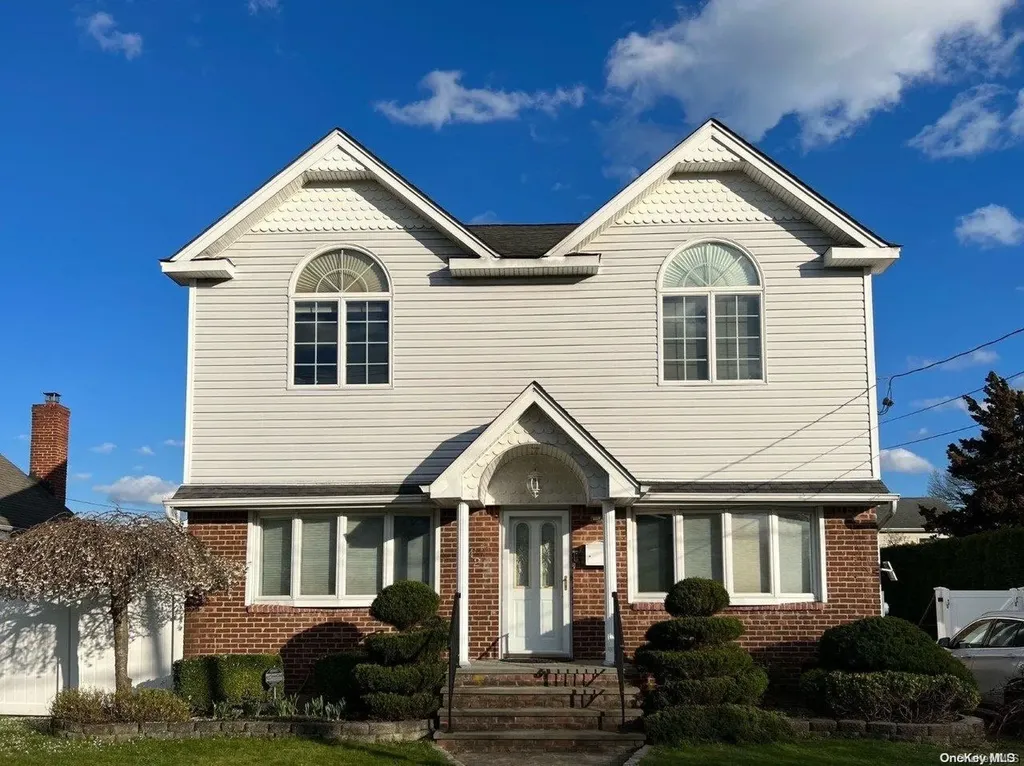 1542 Powers Avenue East Meadow NY 11554