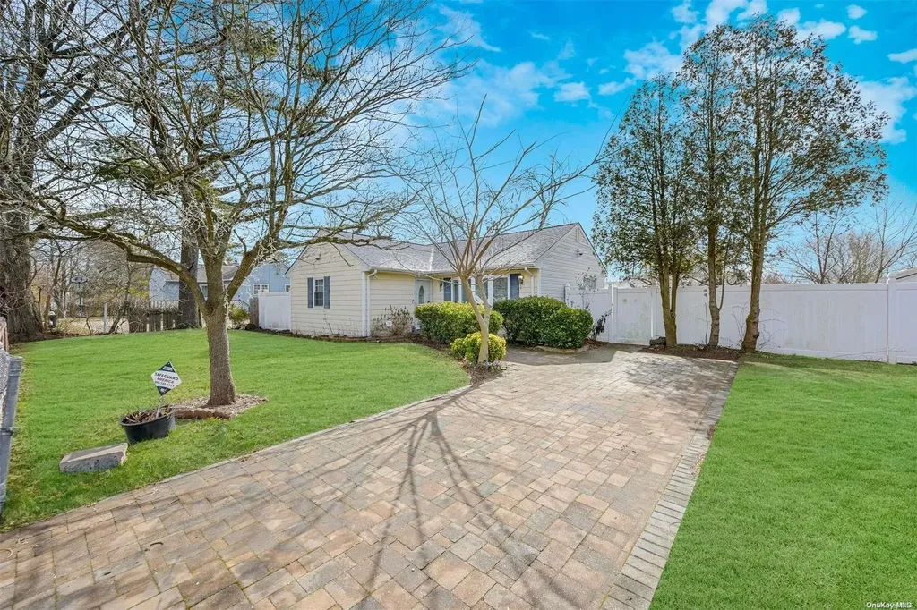 58 E Maple Street Central Islip NY 11722