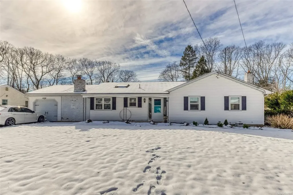 46 Mahogany Road Rocky Point NY 11778