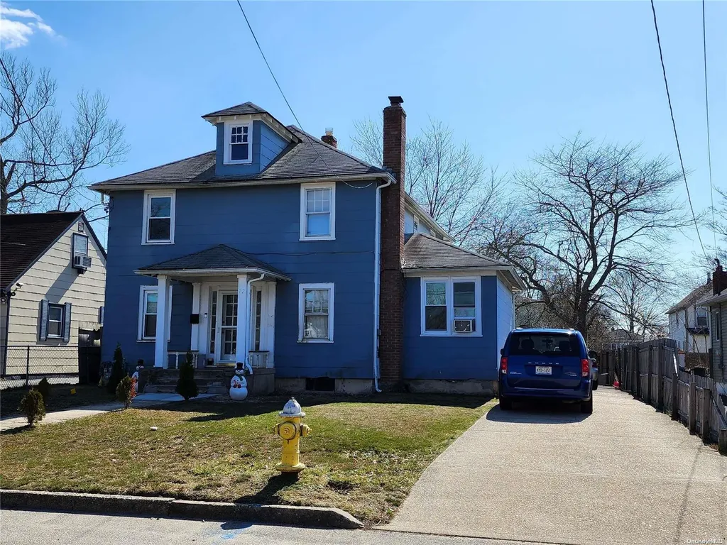 72 Laurel Street Patchogue NY 11772