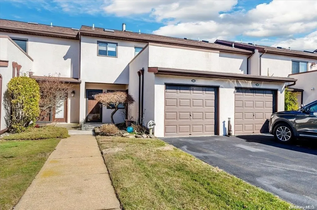 1 Anchorage Way Freeport NY 11520
