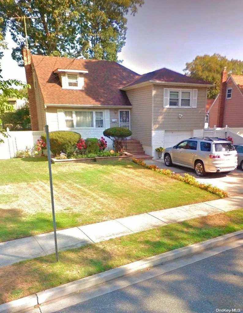 19 Hausch Boulevard Roosevelt NY 11575