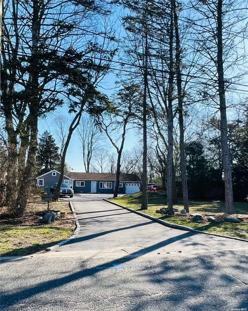 1381 Pine Drive Bay Shore NY 11706