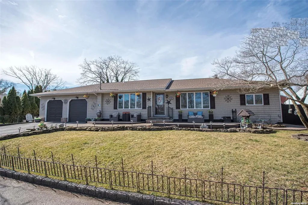 34 Pacific Avenue East Islip NY 11730