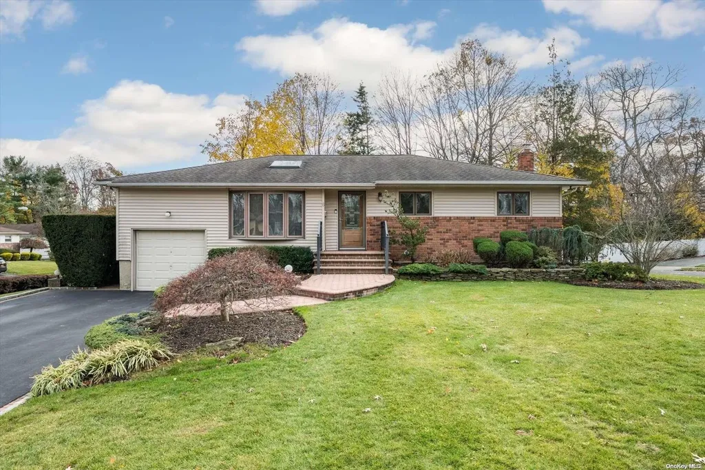 6 Beaumont Drive Plainview NY 11803