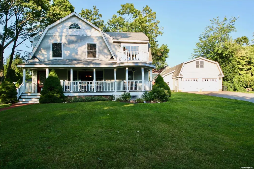 39 Mariners Lane Northport NY 11768