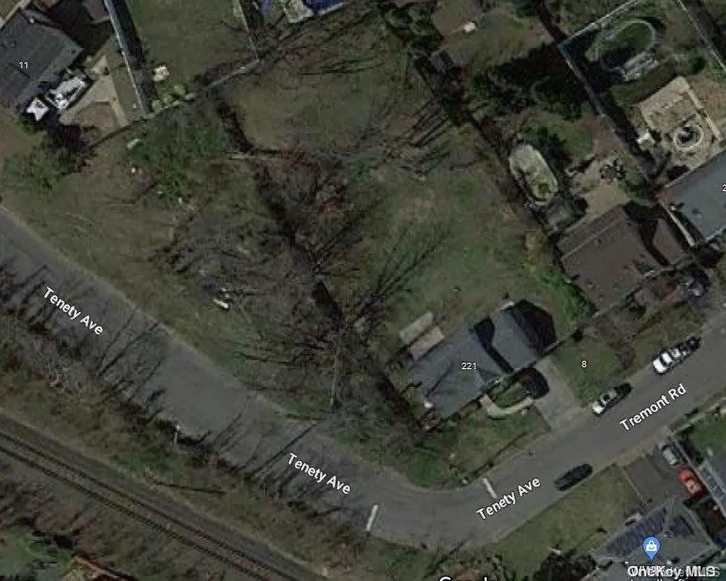 Tenety Avenue Lindenhurst NY 11757