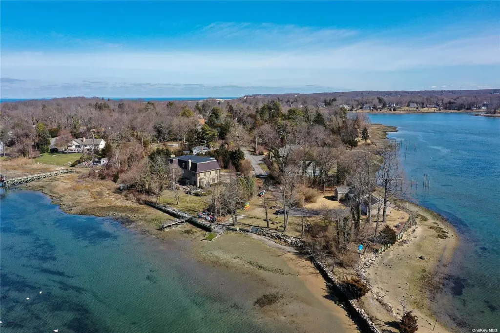 15 Bridge Road Setauket NY 11733