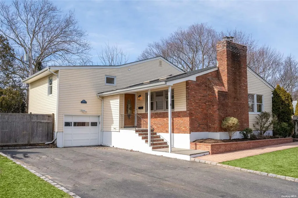 5 Brookside Drive Huntington NY 11743