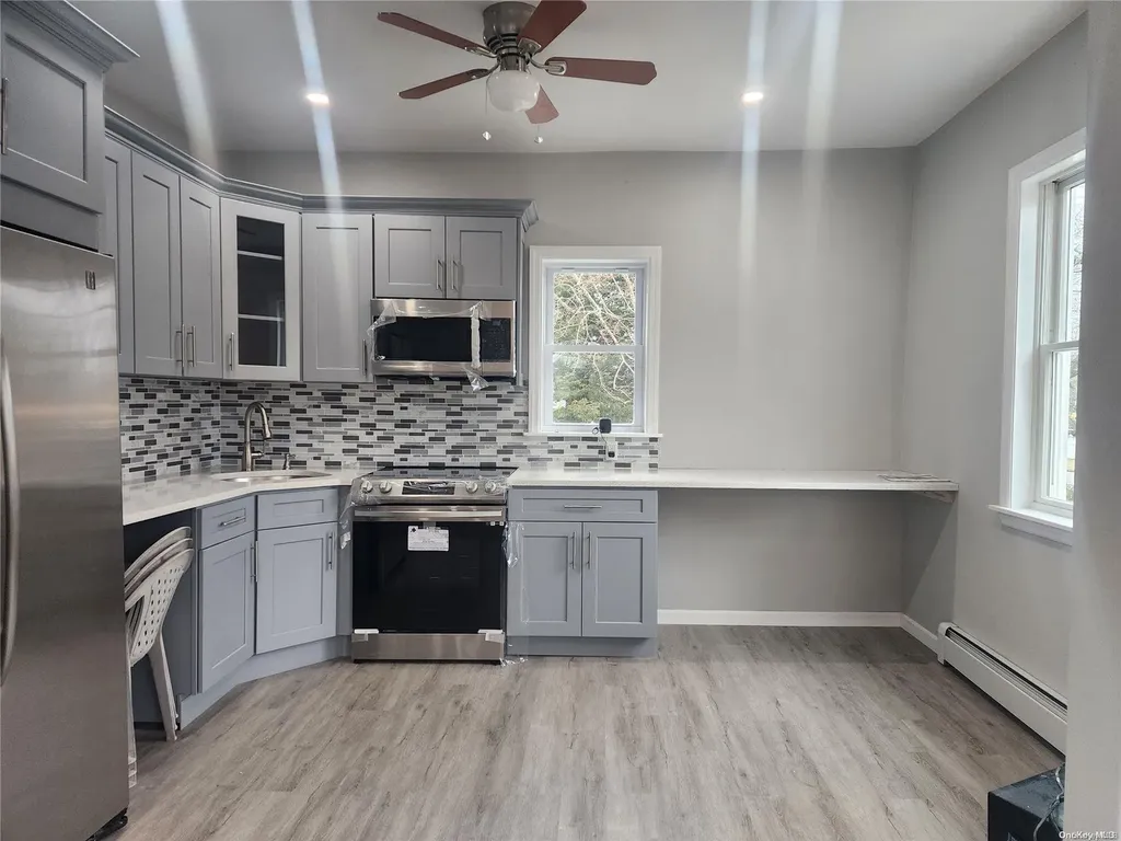 19 Connecticut Avenue Bay Shore NY 11706