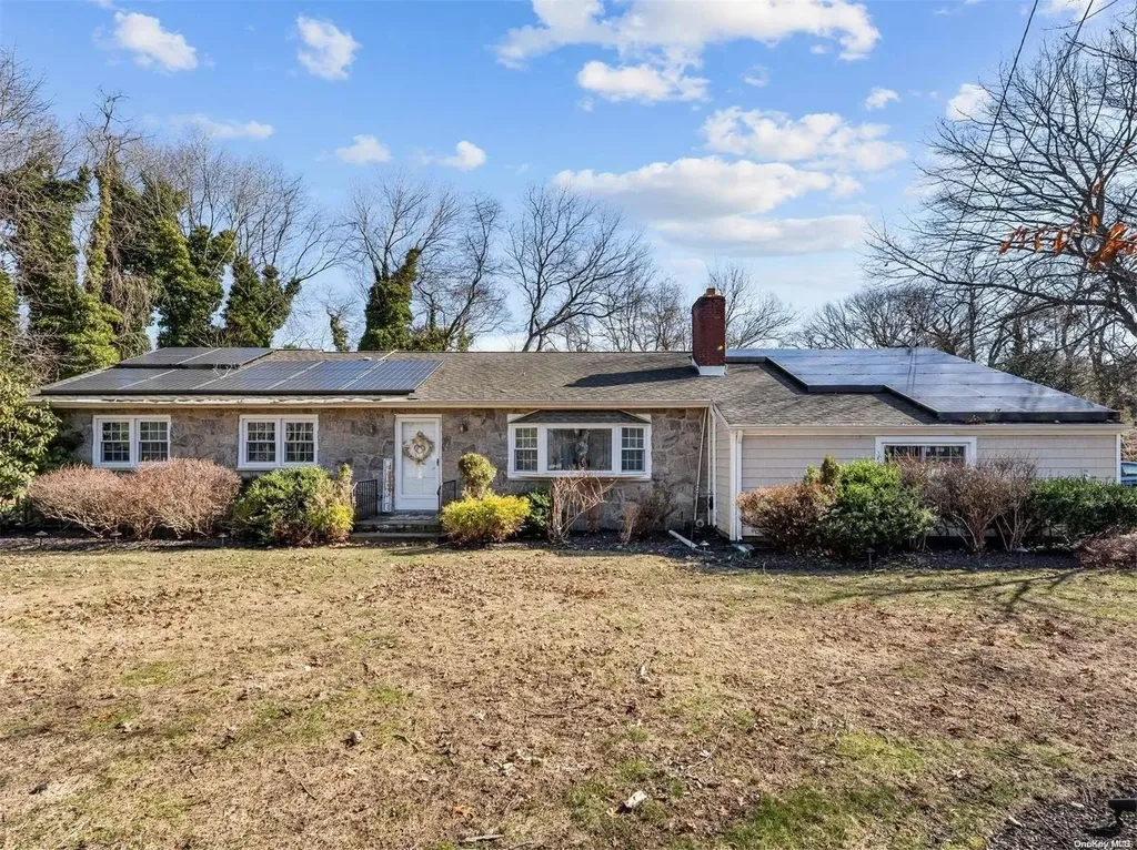 11 Daisy Lane Smithtown NY 11787