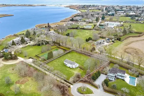 93 Silver Lane Bridgehampton NY 11932