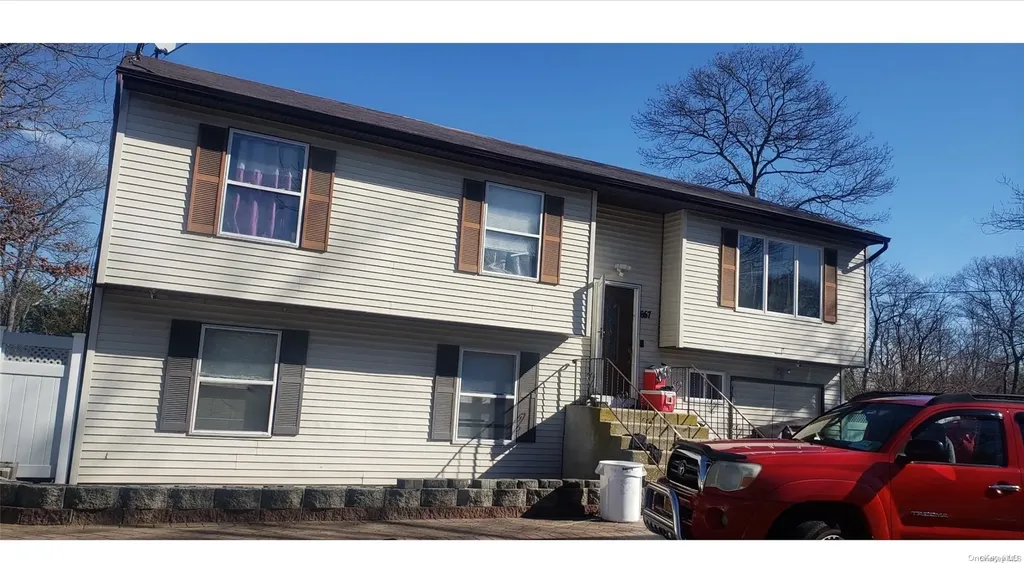 657 Wilson Boulevard Central Islip NY 11722
