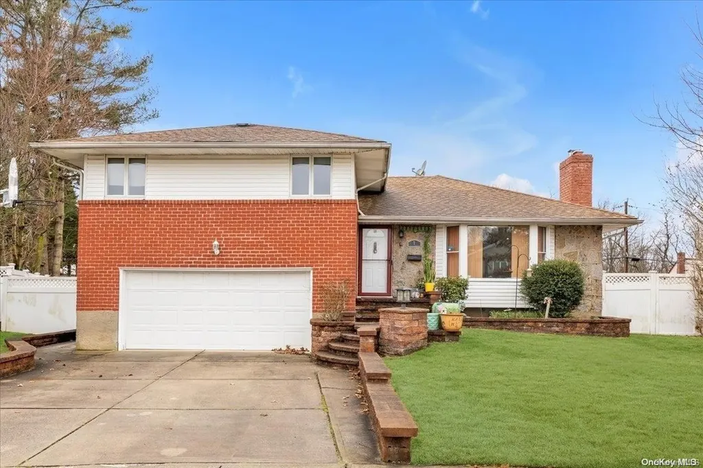 7 Deborah Court Syosset NY 11791